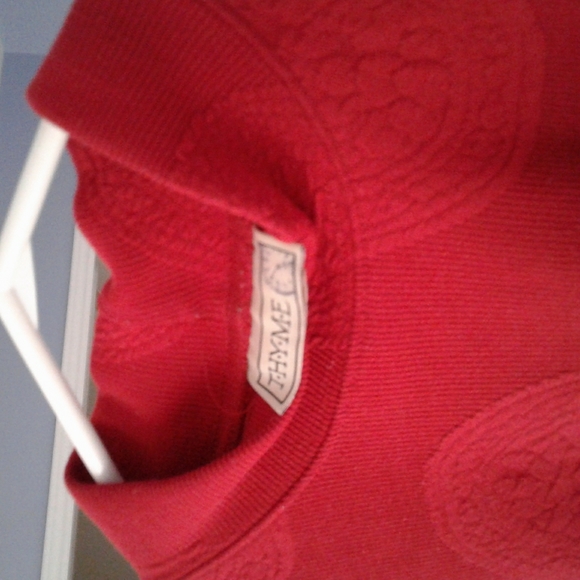 Red Maternity sweater - Picture 2 of 3